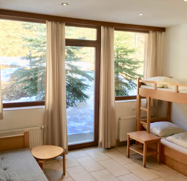 Zimmer mit Stockbetten im Hotel Josef